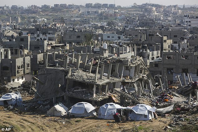 أعلن ترامب أن الولايات المتحدة ستستمتع بالسيطرة على غزة (في الصورة في 29 يناير) وتطويرها ، على الرغم من عدم وجود أي مطالبة بالأرض في القانون الدولي