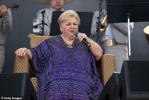 أصيبت Paquita la del Barrio في يناير واضطرت إلى تأجيل سلسلة من الحفلات الموسيقية