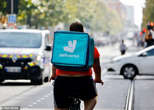 لقد تم تسليم Deliveroo أيضًا على عدد المهاجرين غير الشرعيين الذين يعملون لصالح الشركة