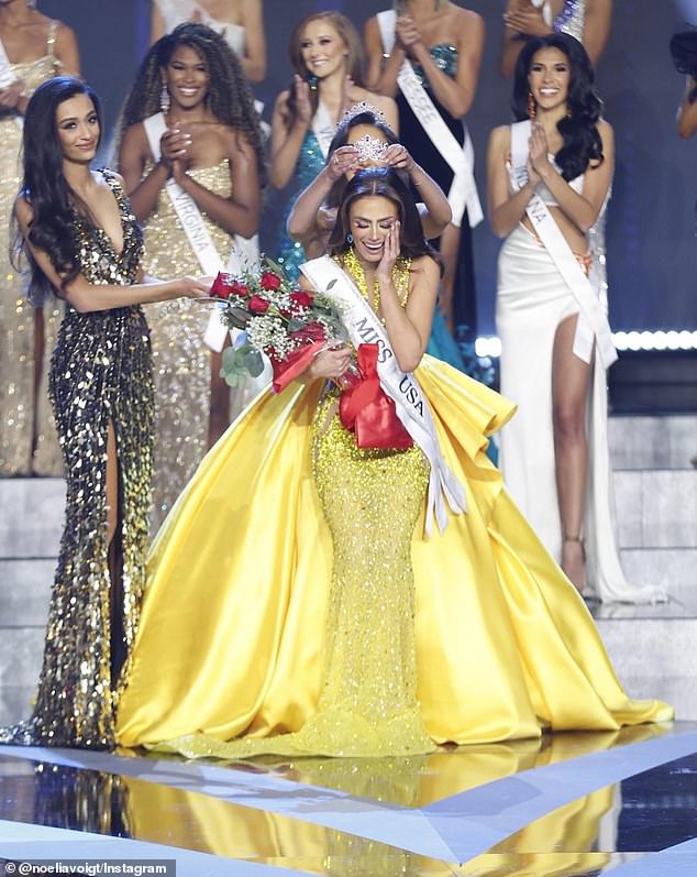 أصبحت Noelia Voigt ، 24 عامًا ، أول حامل لقب في تاريخ Miss USA الذي يبلغ من العمر 72 عامًا يتخلى