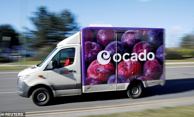 تعتذر Ocado بعد انخفاض موقعه على الإنترنت ، مما يترك العملاء غير قادرين على الوصول إلى عربتهم للطلب. الصورة: الأسهم