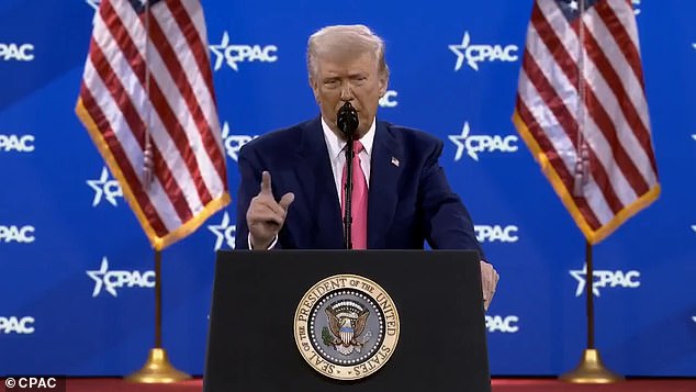 ناقش ترامب تمويل أوكرانيا أثناء التحدث في CPAC