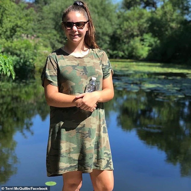 كانت طالبة عام Gap Year Mia McQuillin ، 18 عامًا ، جزءًا من مجموعة من الشباب الذين يسافرون في أوروبا ، وفقًا للسلطات الفرنسية