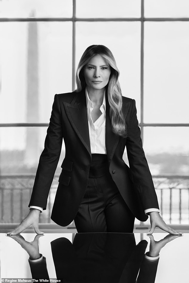 تشير Catty Catty الناشر في أعقاب صورة Melania الرسمية الأخيرة للبيت الأبيض (في الصورة) إلى أنه لم يكن هناك القليل من ذوبان الجليد في العلاقات.