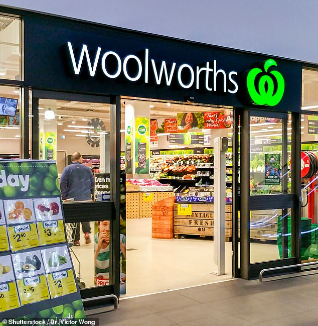 شهدت مجموعة Woolworths ، واحدة من محلات السوبر ماركت الرئيسية في أستراليا ، انخفاضًا في أرباح 190 مليون دولار. لقد قدم طلبًا إلى تحقيق محلات السوبر ماركت في ACCC في نوفمبر 2024 ، مما يؤكد 