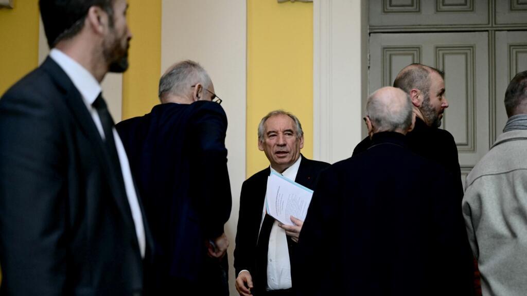 متهم بالكذب إلى البرلمان ، PMENT PM BAYROU يتعهد للمساعدة في التحقيق في الاعتداء الجنسي على المدارس الكاثوليكية