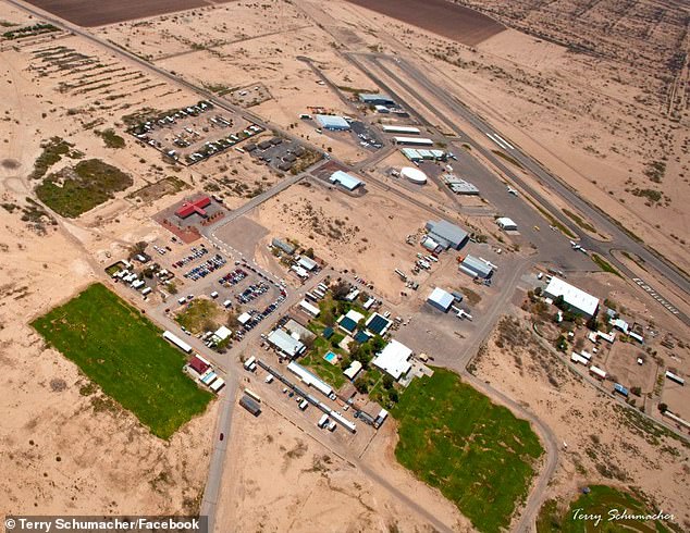 تقع Skydive Arizona في Eloy ولديها أكبر منطقة إسقاط في العالم