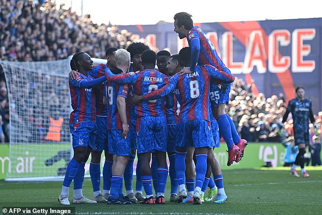 في نهاية المطاف ، حجز Crystal Palace مكانه في الدور ربع النهائي بفوزه 3-1