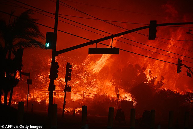 واحدة من حرائق La Hilfires Raging في 7 يناير 2025. تسببت حرائق الغابات في دمار واسع النطاق في جميع أنحاء لوس أنجلوس في يناير 2023 تاركًا أكثر من 50000 فدان من المدينة و 175000 من سكان كاليفورنيا بلا مأوى